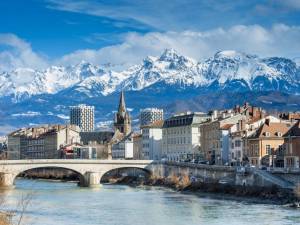 Grenoble, orașul în care delegația Sucevei merge la un schimb de experiență