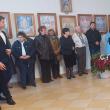 Public numeros și entuziast la vernisajul expoziției „Monumentalitate și filosofie în viziunea unui pictor bucovinean – Dimitrie Roman”, la Rădăuți