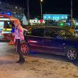 Accident în sensul giratoriu din centrul Sucevei. Un taxi a plonjat peste o mașină aflată la McDrive