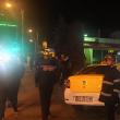 Accident în sensul giratoriu din centrul Sucevei. Un taxi a plonjat peste o mașină aflată la McDrive