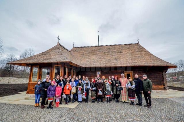 Resfințirea bisericii din lemn cu hramul „Sfântul Dumitru”, din parohia Adâncata II