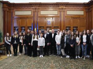 Parlamentarii PSD Șoldan, Bejinariu și Stan au finanțat o excursie la București pentru 50 de copii suceveni cu media 10 Sursa FB George Soldan