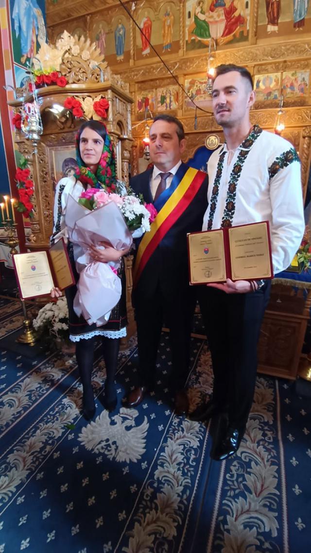 Campionii mondiali la canotaj Marius și Ionela Cozmiuc au devenit cetățeni de onoare ai comunei Todirești