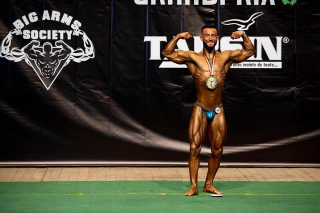 Robert Gabriel Cotos a luat locul I la Seniori 75 kg și locul al III-lea la Classic Phisique 175