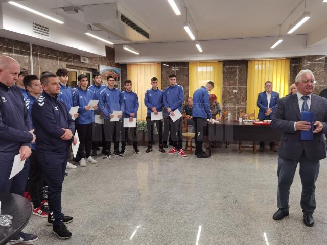 Juniorii echipei de handbal CSU Suceava, premiați în cadrul ședinței de Consiliu Local 5