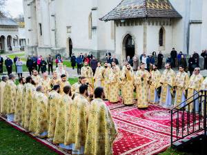 Liturghie arhierească în Duminica a XXII-a după Rusalii, la Mănăstirea „Sfântul Ioan cel Nou de la Suceava”