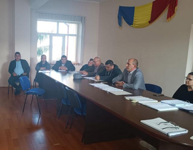 Primarul și o parte dintre consilierii locali din Bosanci au sfidat Prefectura Suceava și au dat 250 ha de pășune unei firme private