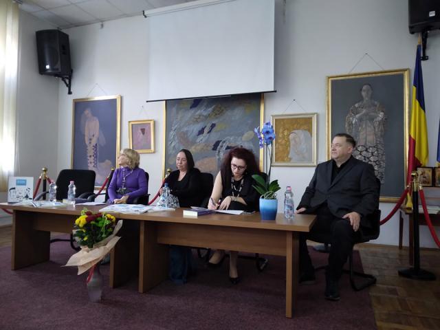 Scriitoarea Anca Mizumschi, îndrăgostită de Bucovina, și-a lansat la Suceava cel mai recent roman, „Cei care cumpără stele”