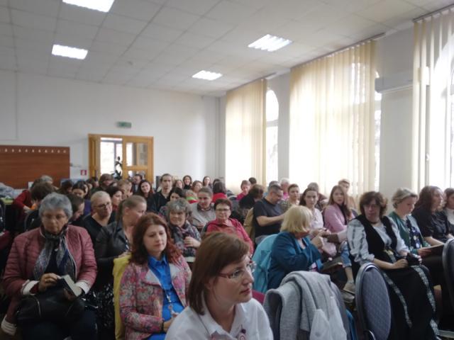 Scriitoarea Anca Mizumschi, îndrăgostită de Bucovina, și-a lansat la Suceava cel mai recent roman, „Cei care cumpără stele”