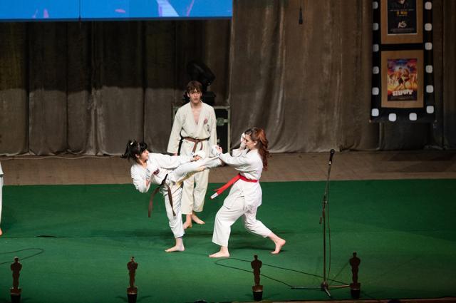 Moment de karate, pe scena de spectacol