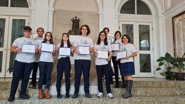 Elevi ai Colegiului ”Ștefan cel Mare”, premiați internațional pentru un proiect experimental