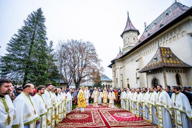 Jumătate de mileniu pentru Biserica „Sfântul Mare Mucenic Gheorghe” a Mănăstirii „Sfântul Ioan cel Nou” Foto Arhiepiscopia Sucevei şi Rădăuţilor