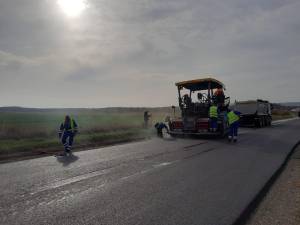 Drumul național Suceava – Dorohoi, prin Adâncata, în stare foarte bună, după ani de zile. Foto DRDP Iași