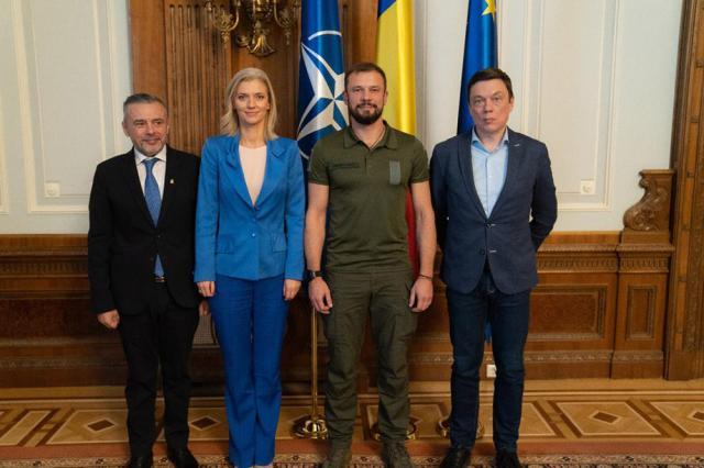 Deputatul Ioan Balan, alături Alina Gorghiu, președintele Senatului României și doi reprezentanți ucraineni