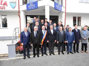 Premierul Nicolae Ciucă s-a întâlnit cu președintele CJ Suceava, Gheorghe Flutur, și mai mulți primari din județ