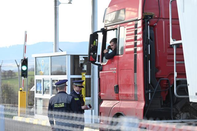 Vama Vicovu de Sus - Crasna s-a redeschis după 14 ani, în prezența premierilor României și Ucrainei
