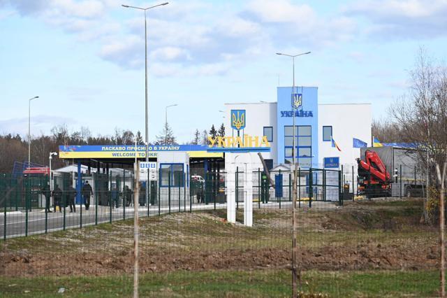 Vama Vicovu de Sus - Crasna s-a redeschis după 14 ani, în prezența premierilor României și Ucrainei