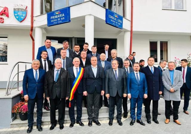 Întâlnirea cu premierul României, Nicolae Ciucă, a avut loc la Primăria Vicovu de Sus