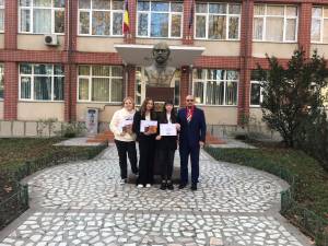 Doi elevi ai Colegiului ”E. Hurmuzachi” și-au adjudecat Premiul I la un concurs de istorie