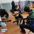 Cursuri gratuite de chitară organizate pentru copii din medii defavorizate 3