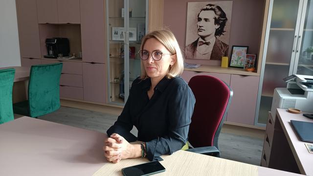 Adriana Duceac, directorul Liceului „Mihai Eminescu” Dumbrăveni