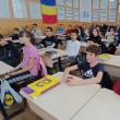 Elevii și profesorii au primit miercuri mere din partea Primăriei Dumbrăveni