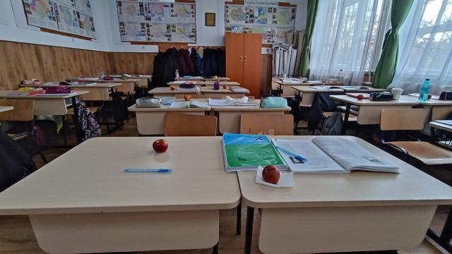 Aproape 1.500 de elevi și profesori din Dumbrăveni au primit mere în cadrul unui proiect inedit derulat împreună cu Primăria