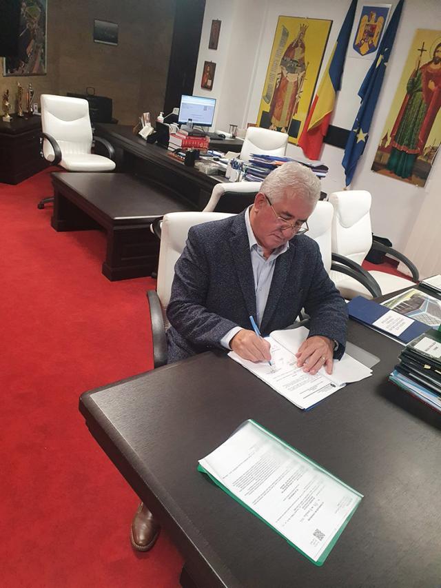 Primarul Sucevei, Ion Lungu, a semnat Autorizația de Construire pentru Sala Polivalentă de 5.000 locuri