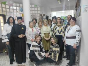 „Șezătoare bucovineană” și „Atelier de artterapie”, organizate la Fundu Moldovei