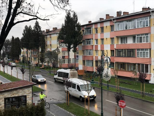 Pregătiri pentru sărbătorile de iarnă în zona centrală a municipiului