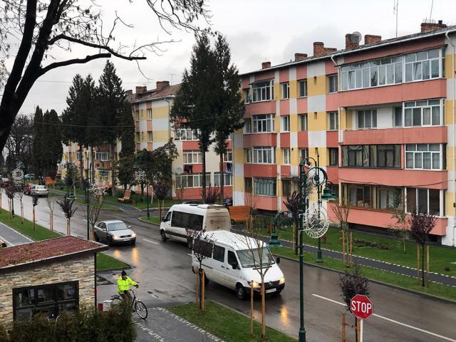 Pregătiri pentru sărbătorile de iarnă în zona centrală a municipiului