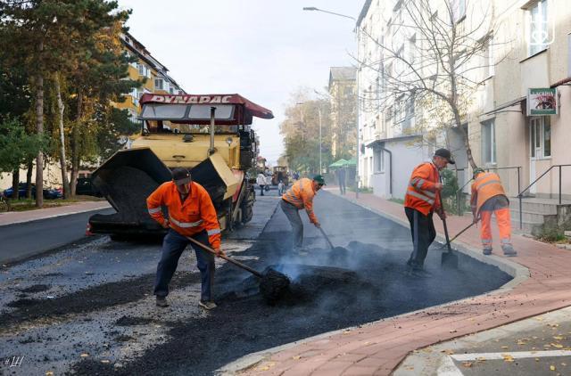 Aproape 1.100 de suceveni beneficiază direct de refacerea unei importante străzi din cartierul Burdujeni