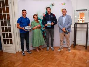 Gabriela Popescu, alături de trei humoreni, din care doi sunt jucători la Naționala României