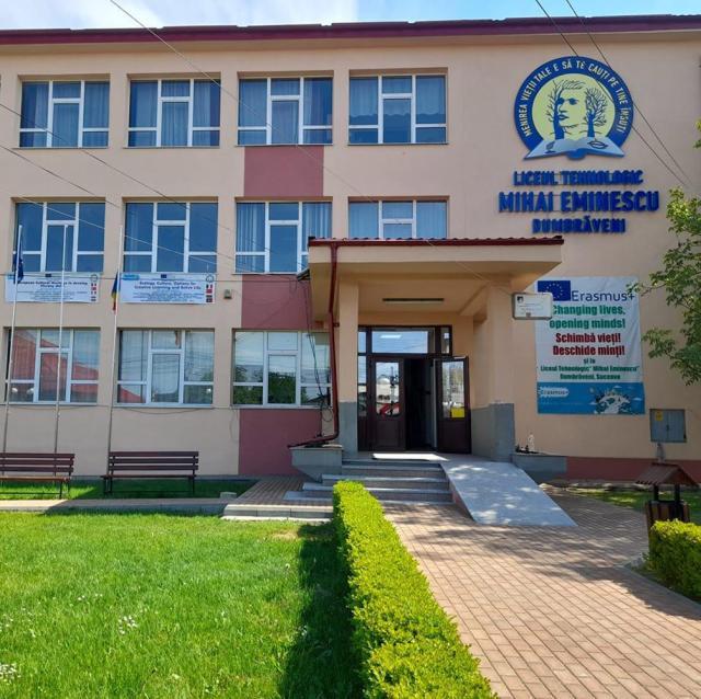 Liceul din Dumbrăveni