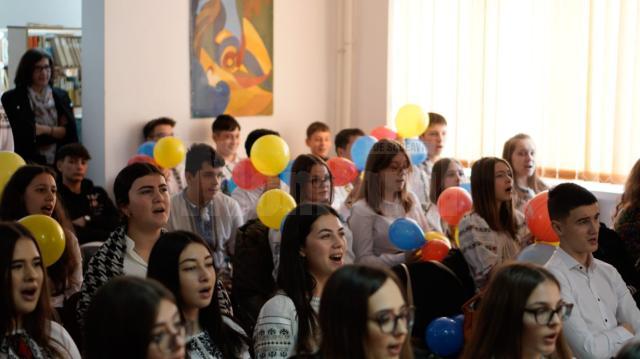 Dezbatere și spectacol de Ziua Bucovinei, la Colegiul „Andronic Motrescu”