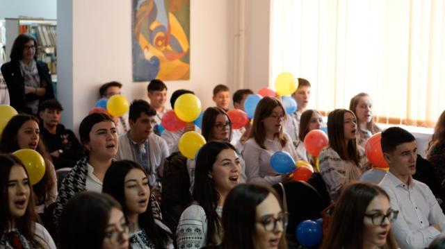Dezbatere și spectacol de Ziua Bucovinei, la Colegiul „Andronic Motrescu”