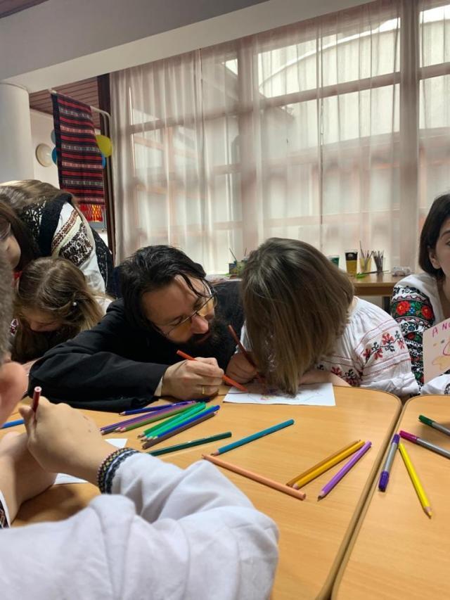 Voluntari din Asociația Tinerilor Ortodocși Suceveni au vizitat copiii bolnavi de la Centrul „Emanuel”