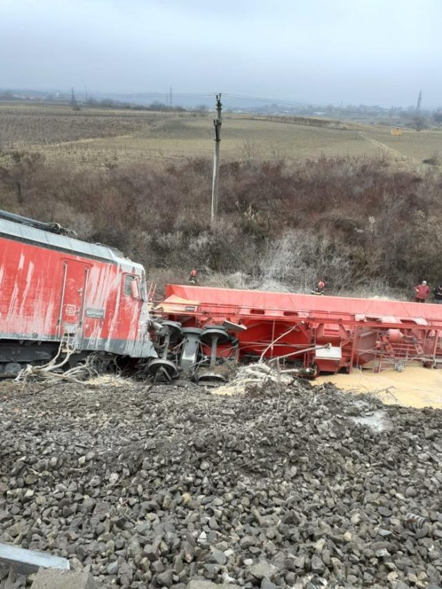 Incidentul care a dus la devierea traficului feroviar s-a petrecut pe 1 decembrie, când două trenuri de marfă care transportau cereale s-au ciocnit