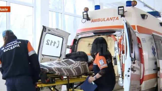 Femeia a fost adusă cu ambulanța la Spitalul Județean Suceava