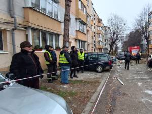 Locatarii din cele două scări de bloc din Burdujeni afectate de explozie