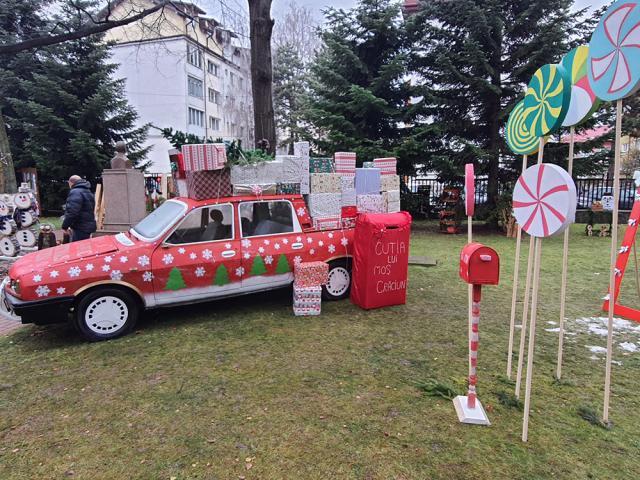 Târg de Crăciun pentru copii, deschis în curtea Colegiului ”Spiru Haret” Suceava