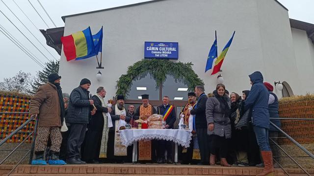 Slujba de sfințire la inaugurarea căminului din Liteni
