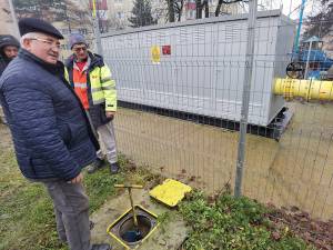 Primarul Ion Lungu a deschis robinetul care alimentează cu gaz metan rețeaua din cartierul