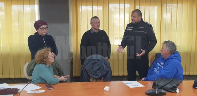 Primarul de Suceava, Ion Lungu, a avut din nou discuții, joi, cu reprezentanții locatarilor din apartamentele avariate în urma exploziei
