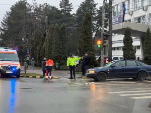 Femeie accidentată pe trecerea de pietoni de lângă Poliția municipiului Suceava