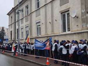 Angajații din învățământ au protestat în stradă