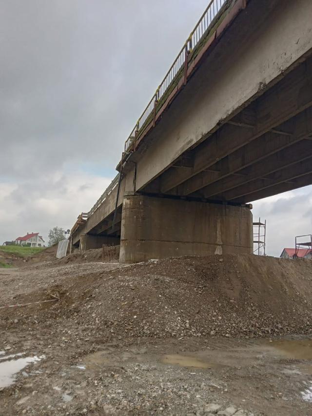 Autoritățile anunță că s-a găsit finanțarea pentru amenajarea unui traseu provizoriu care să permită închiderea podului de la Milișăuți pentru reabilitare