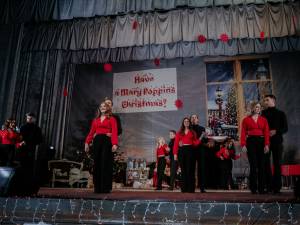 Spectacolul de Crăciun al Colegiului „Petru Rareș”, sub semnul generozității și optimismului