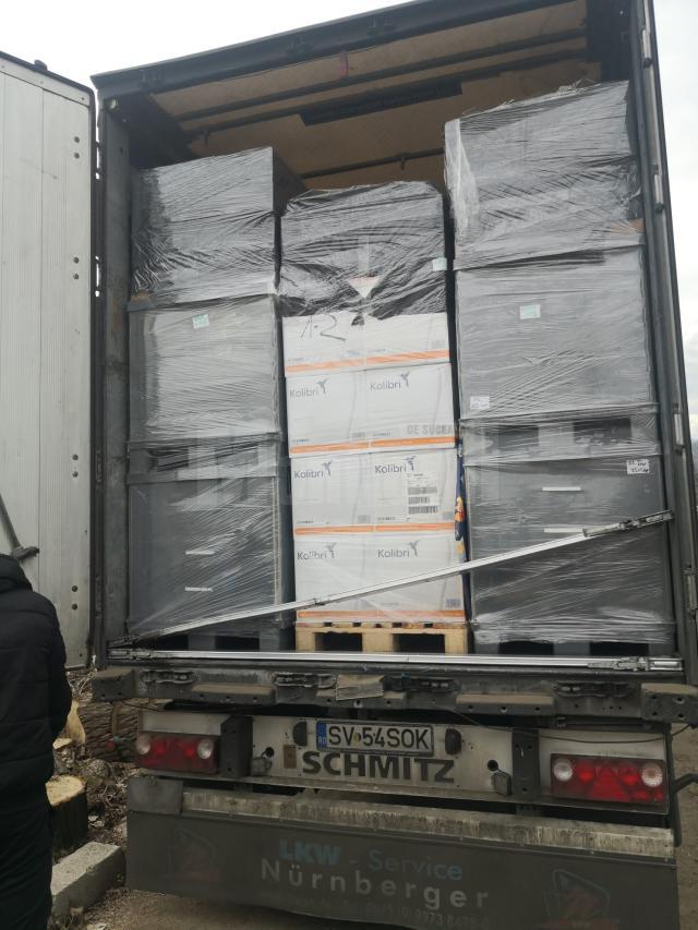 Peste 18 tone de alimente pentru câini – hrană uscată și hrană umedă, au ajuns la adăpostul de animale al Sucevei, din Germania (3)
