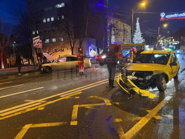 Accident violent după o neacordare de prioritate lângă Primăria Suceava